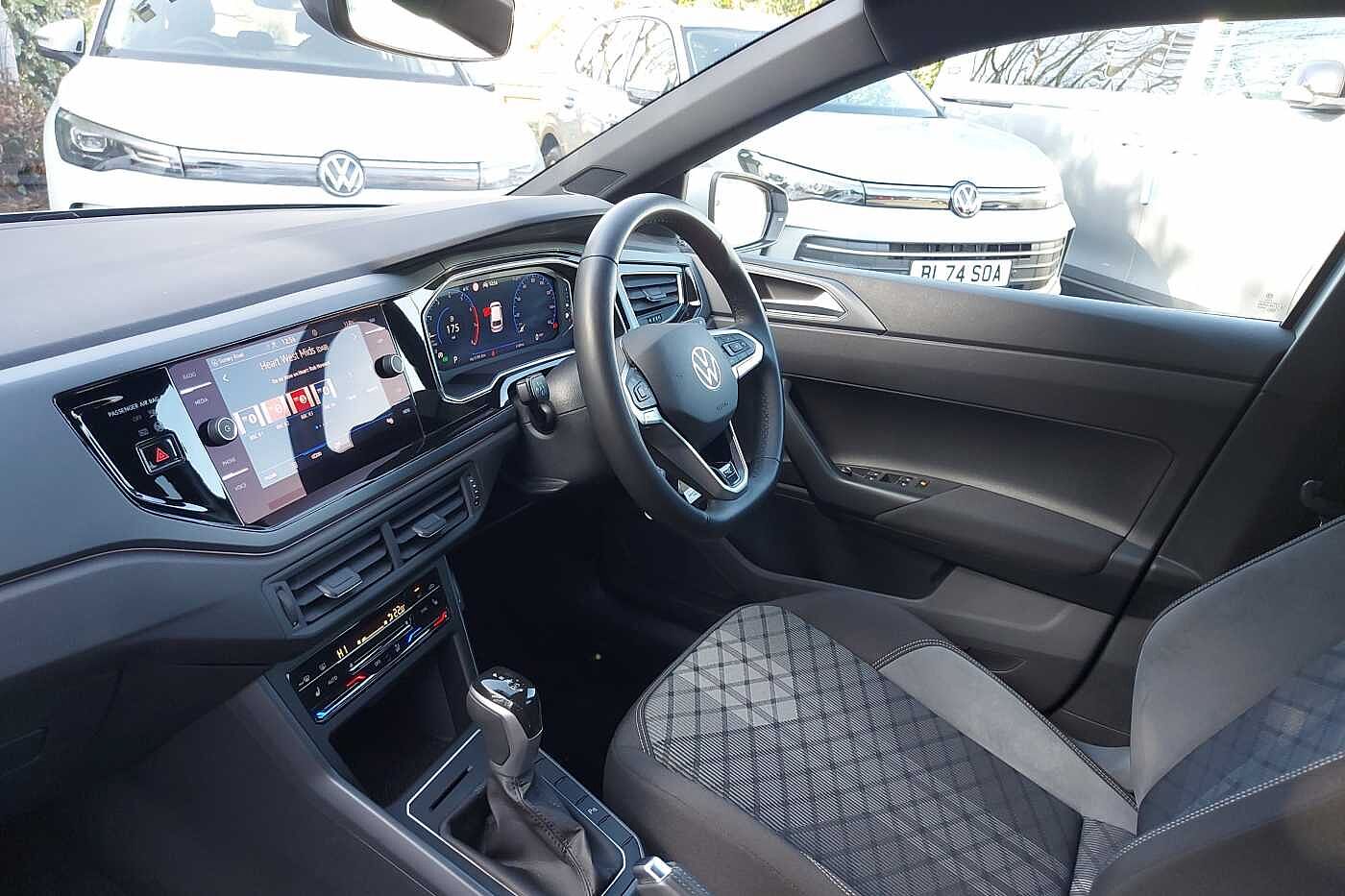 Volkswagen Polo MK6 Facelift 1.0 TSI (110ps) R-Line DSG