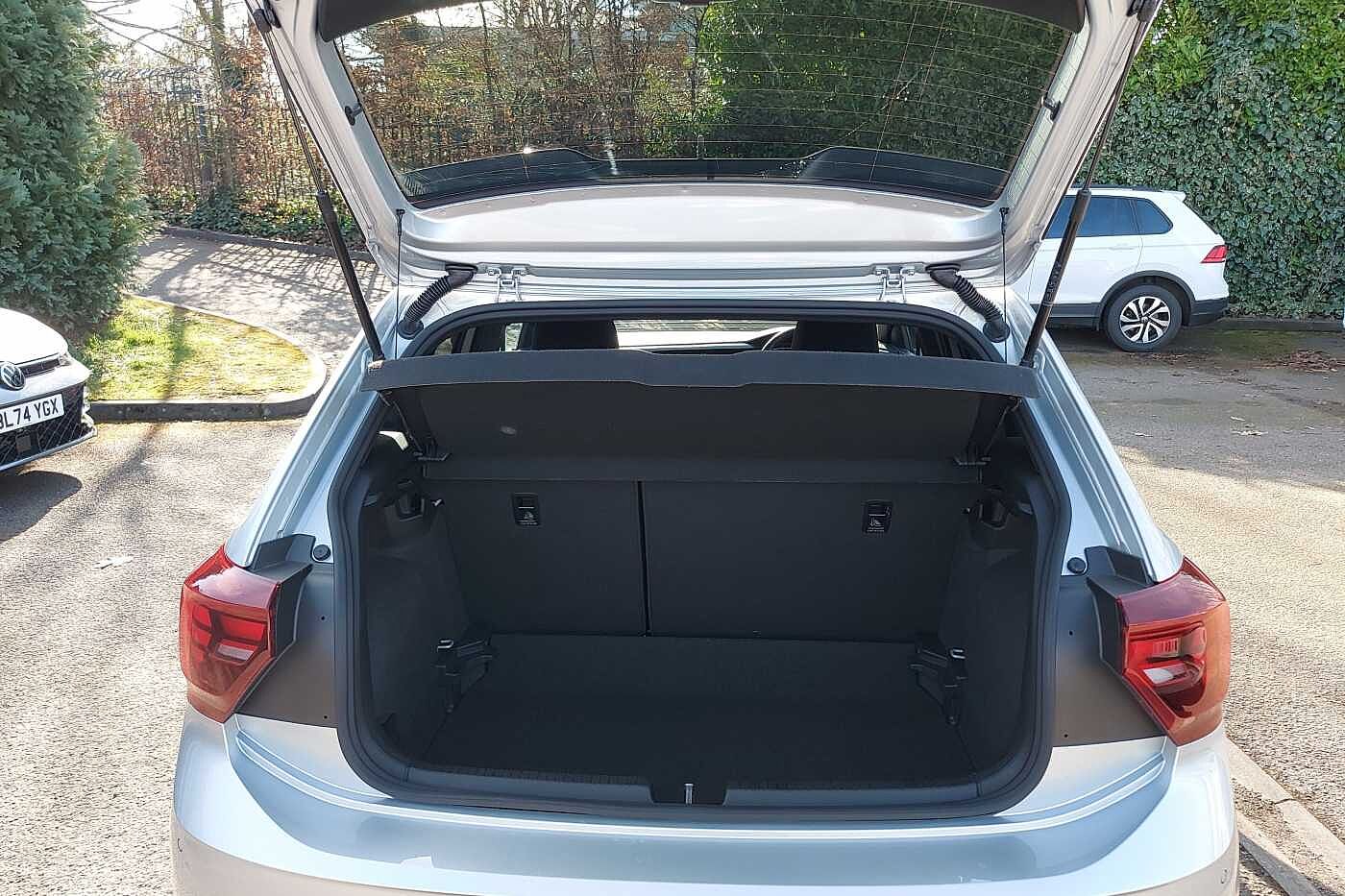 Volkswagen Polo MK6 Facelift 1.0 TSI (110ps) R-Line DSG