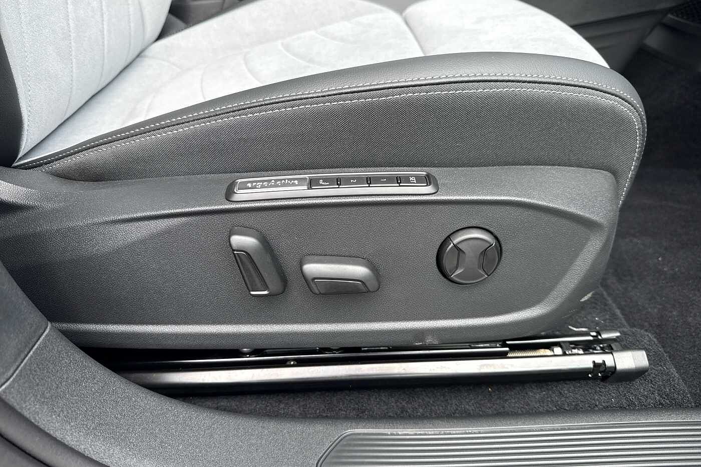 Volkswagen ID.3 Tour 77kWh Pro S 204PS Automatic 5 Door