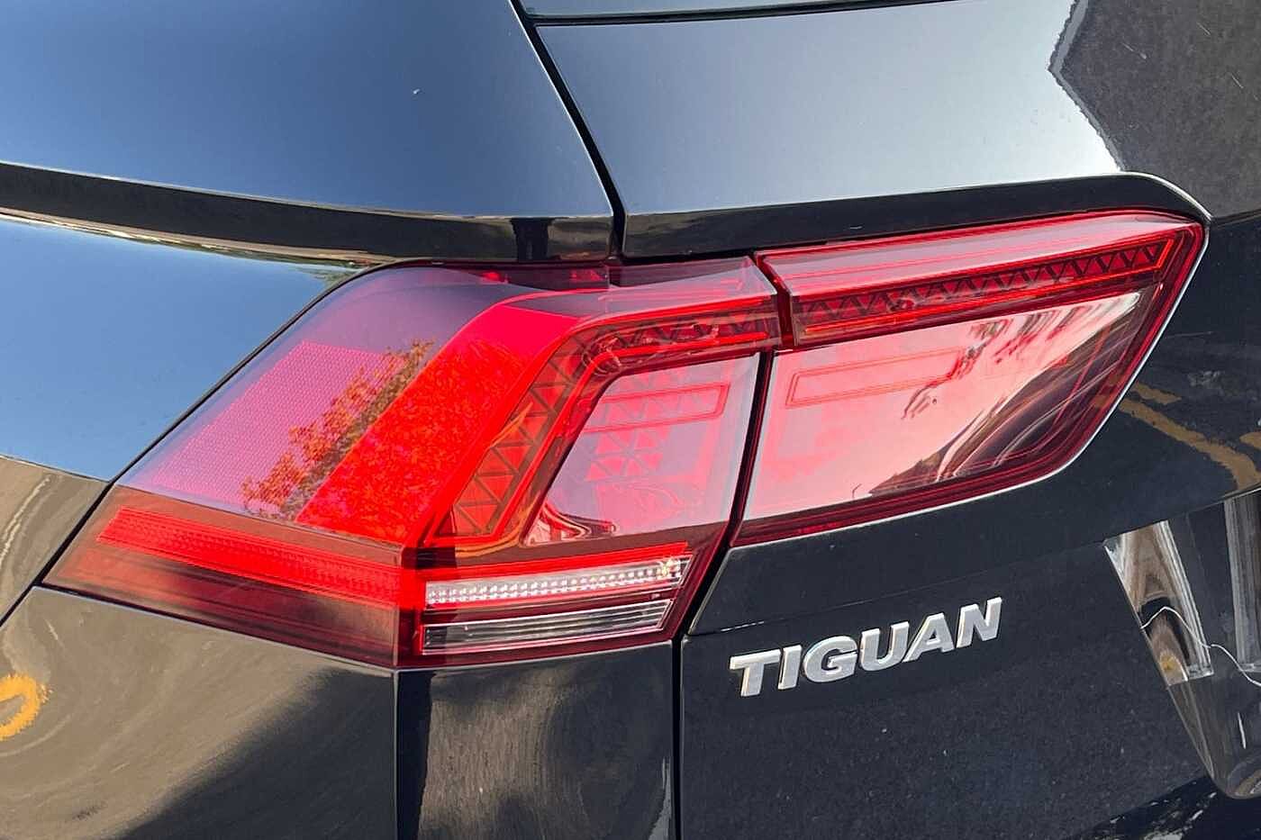 Volkswagen Tiguan 2.0 TSI R-Line SUV 5dr Petrol DSG 4Motion Euro 6 (s/s) (180 ps)