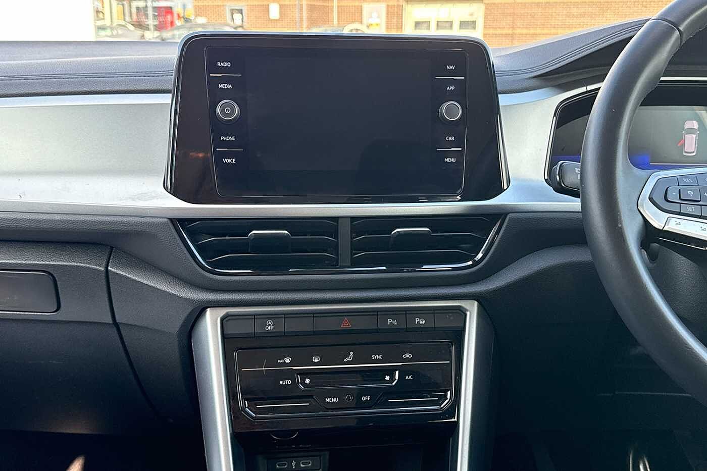 Volkswagen T-ROC Mark 1 Facelift (2022) 1.0 TSI Life 110PS