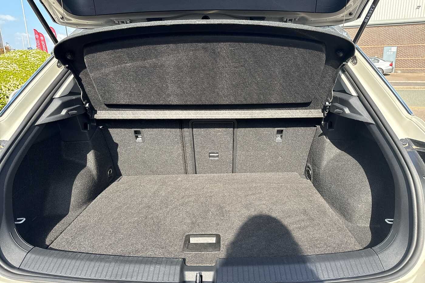 Volkswagen T-ROC Mark 1 Facelift (2022) 1.0 TSI Life 110PS